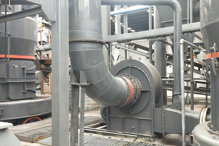 大型石頭磨粉機(jī)型號(hào)有哪些？選購(gòu)時(shí)要注意什么？